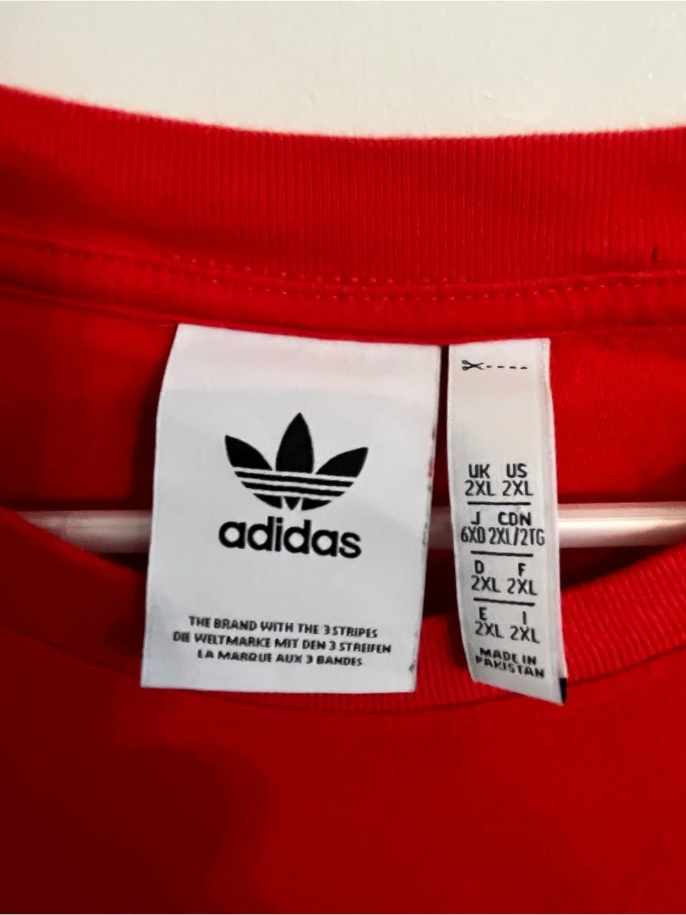 Men’s size 2XL Vintage Adidas Trefoil short sleeve shirt